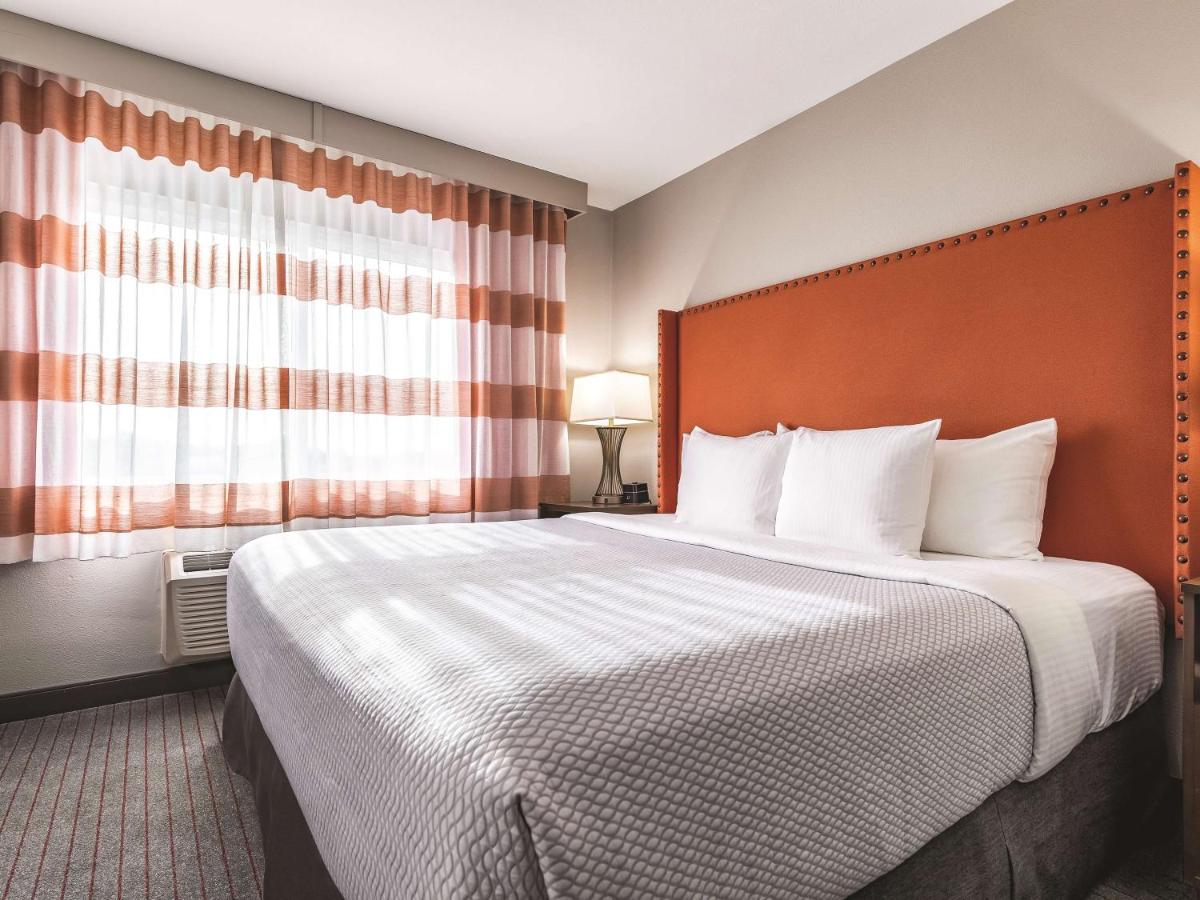 Executive King Room - Mobility Access/Non-Smoking at La Quinta by Wyndham Seattle Federal Way