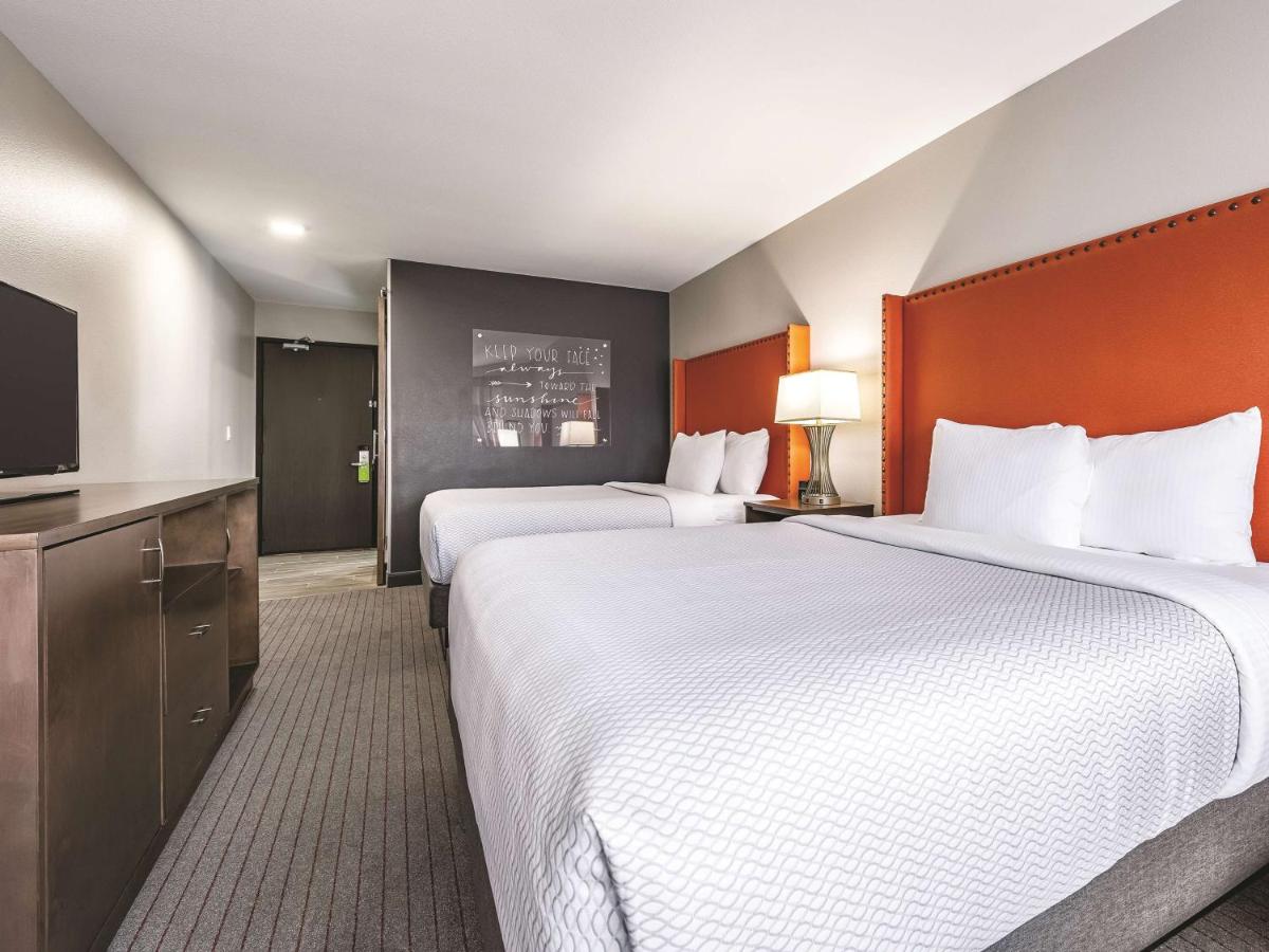 Queen Room with Two Queen Beds at La Quinta by Wyndham Seattle Federal Way
