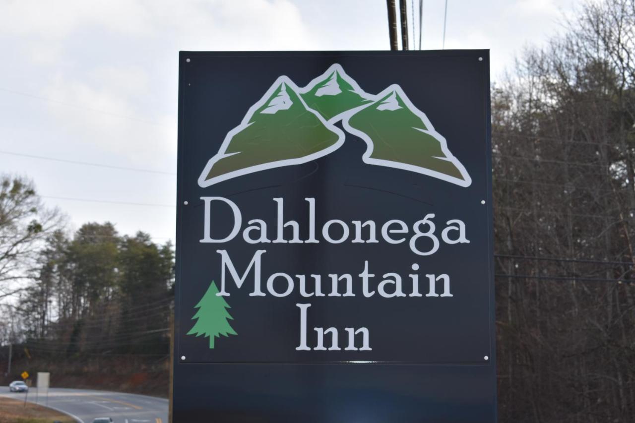  | Dahlonega Mountain Inn