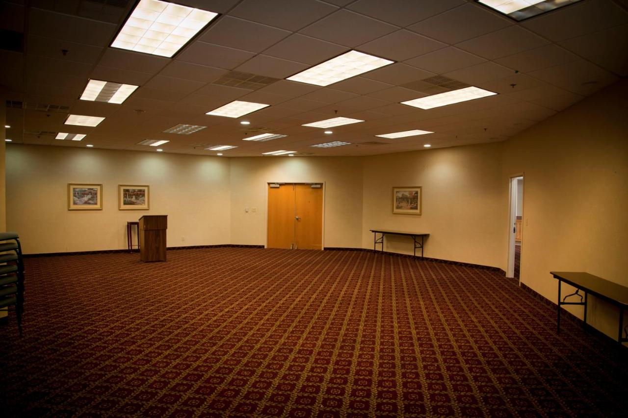  | Red Carpet Inn-Macon