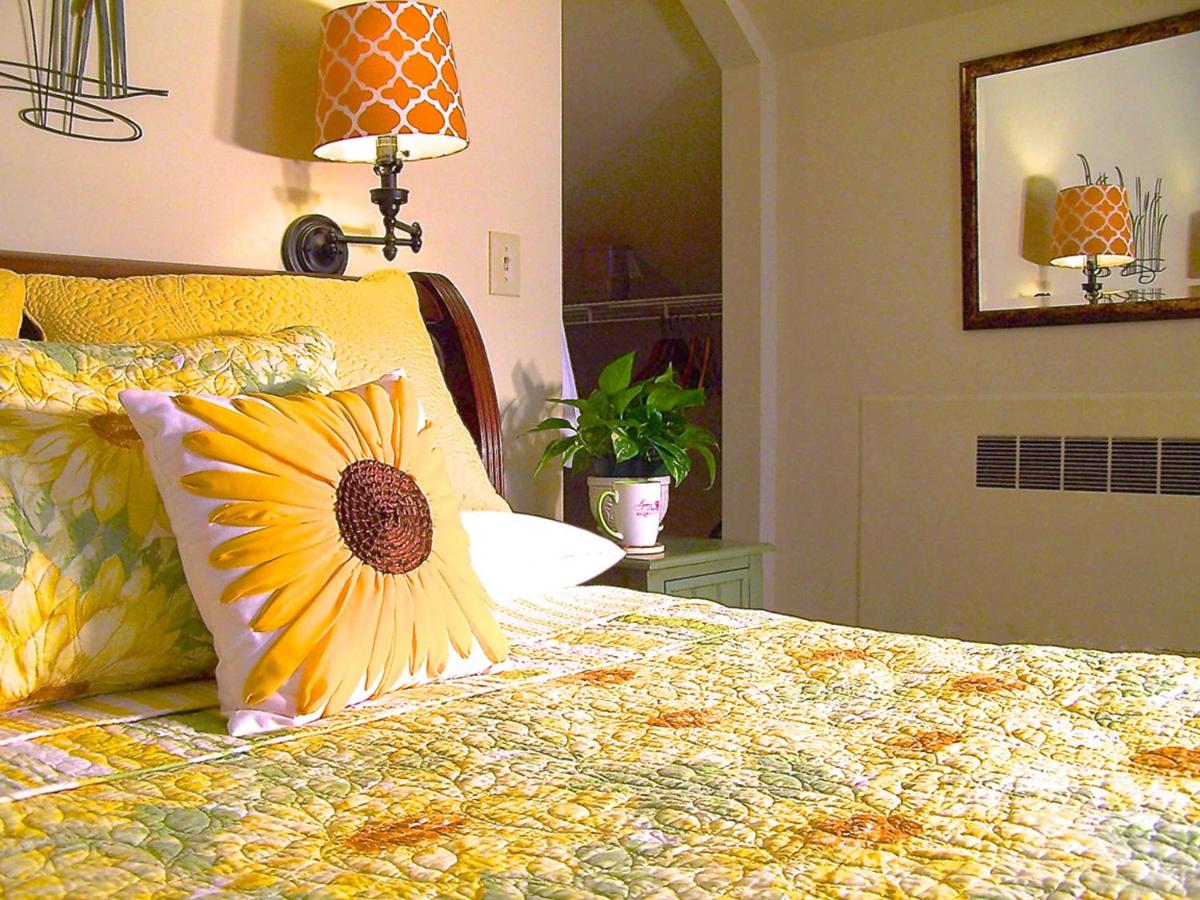 | Lyndon House Bed & Breakfast