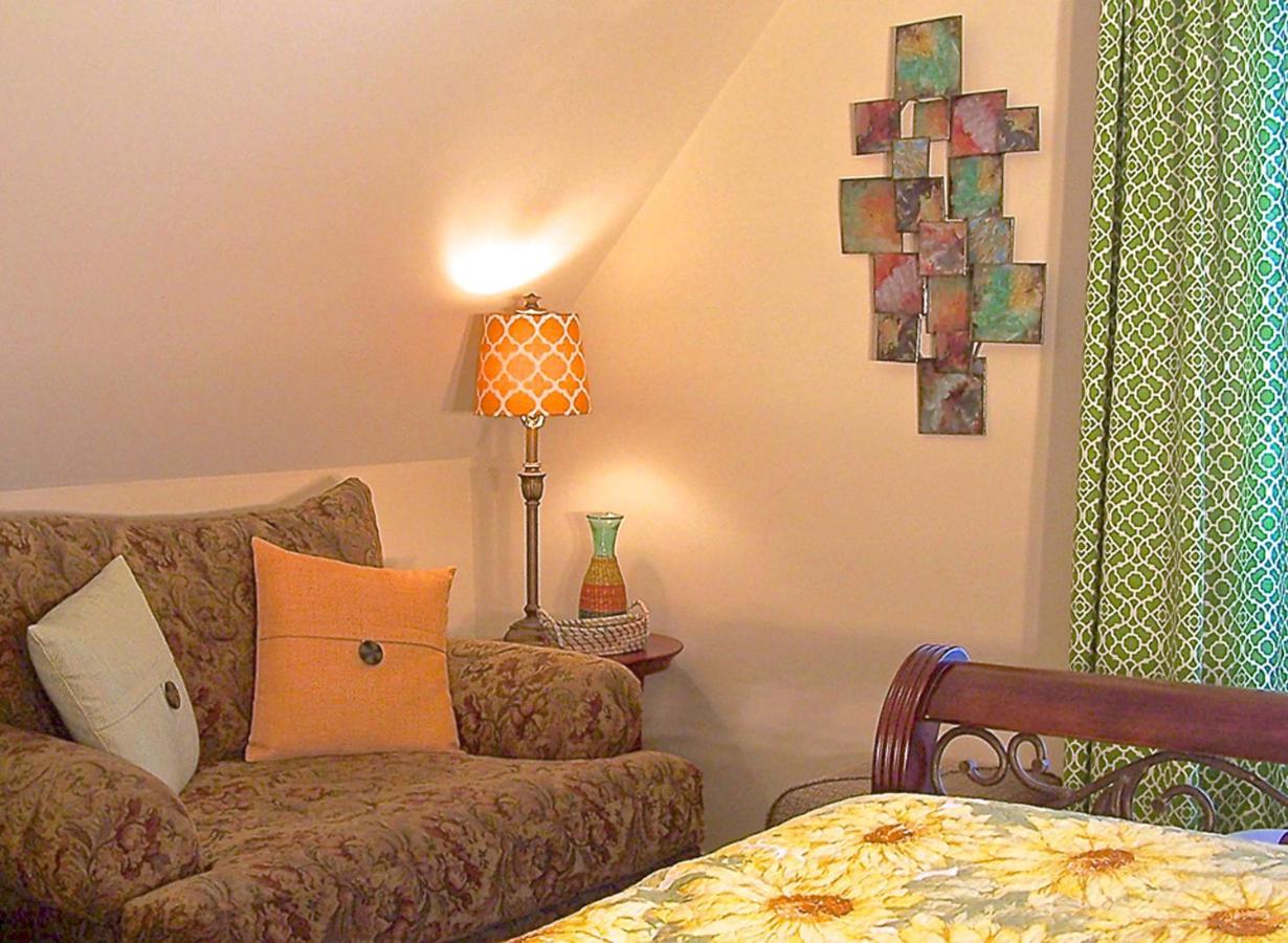  | Lyndon House Bed & Breakfast