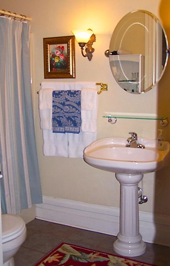 | Lyndon House Bed & Breakfast
