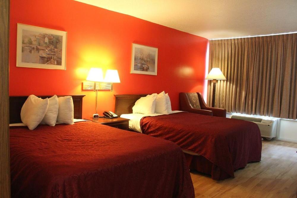  | Norfolk Country Inn and Suites