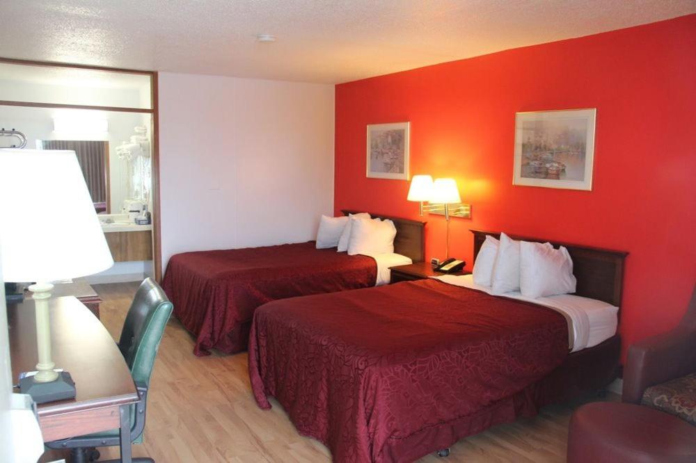  | Norfolk Country Inn and Suites