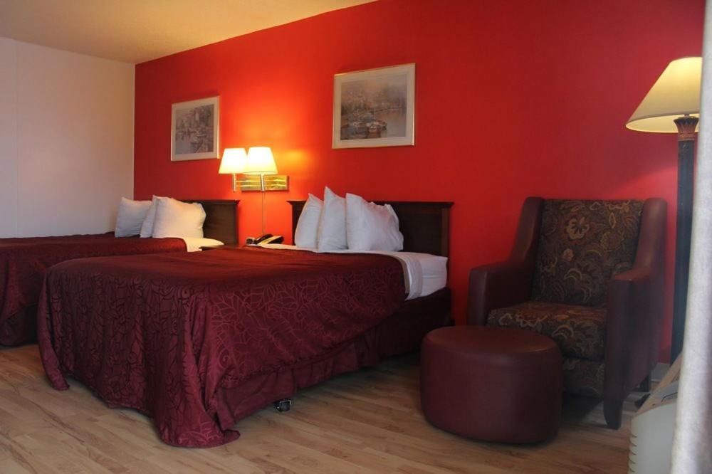  | Norfolk Country Inn and Suites