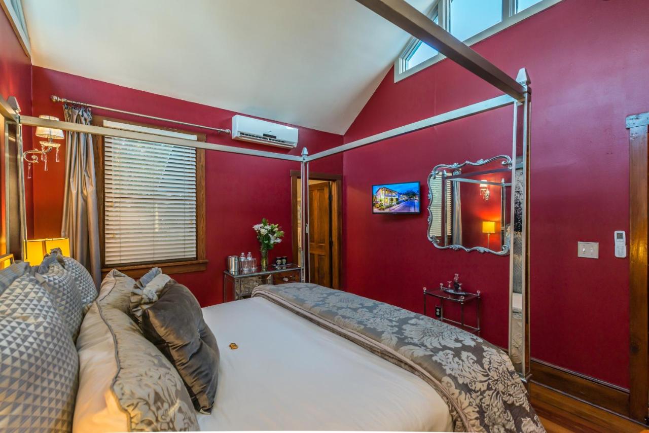 | Carriage Way Inn Bed & Breakfast Adults Only - 21 years old and up