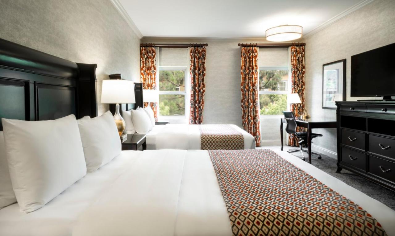 Queen Suite at Ayres Hotel Costa Mesa/Newport Beach