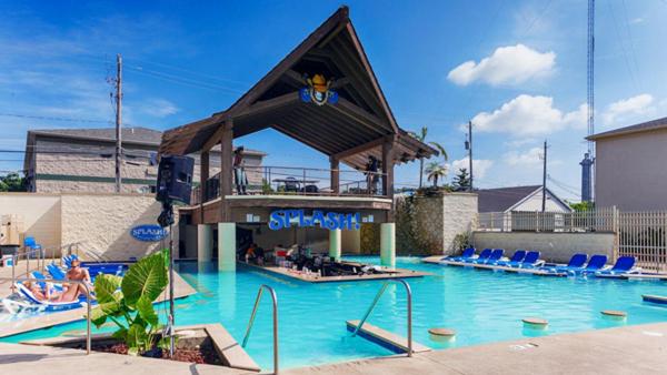 | Grand Islander Hotel