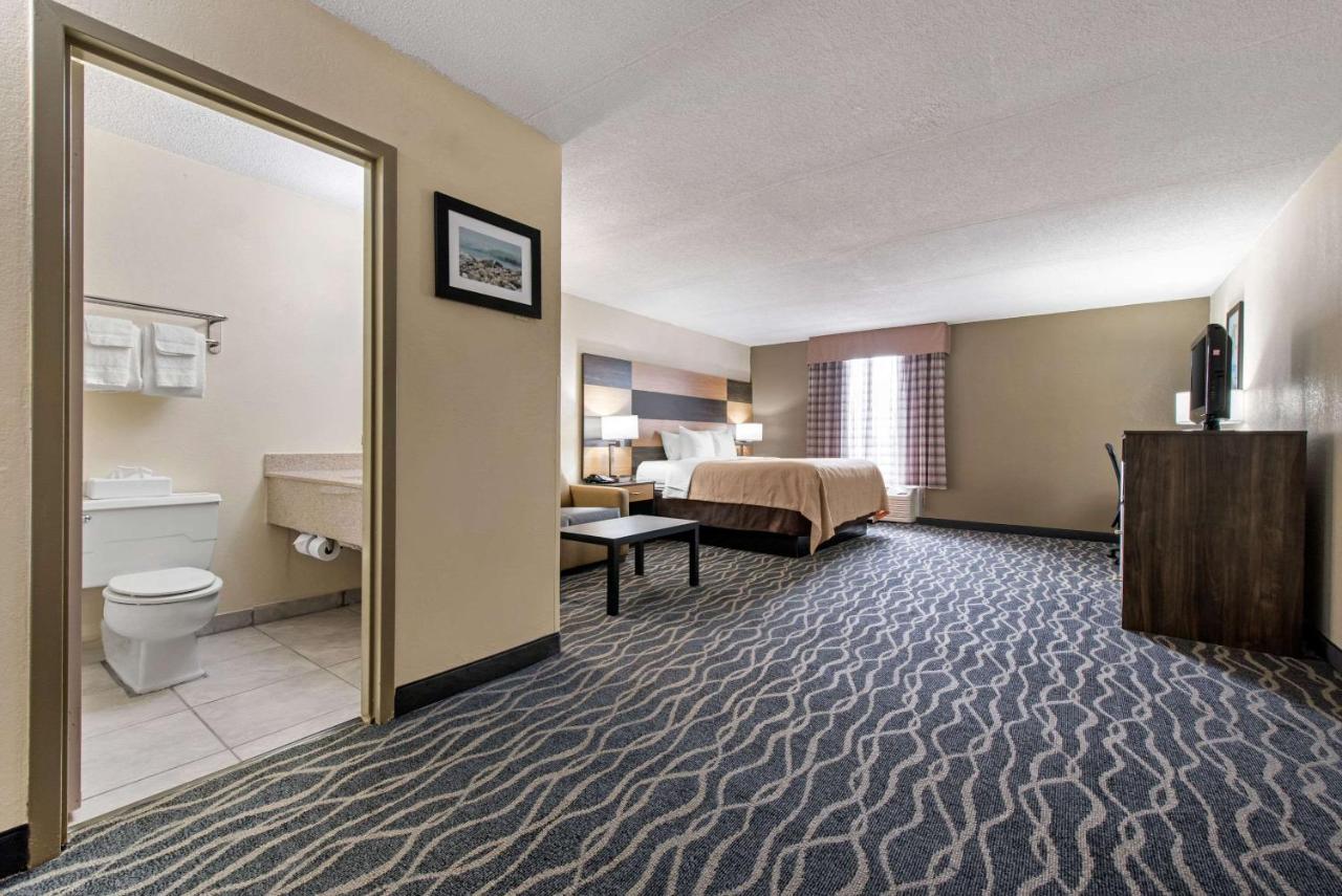 King Suite at Quality Inn & Suites Lafayette I-65