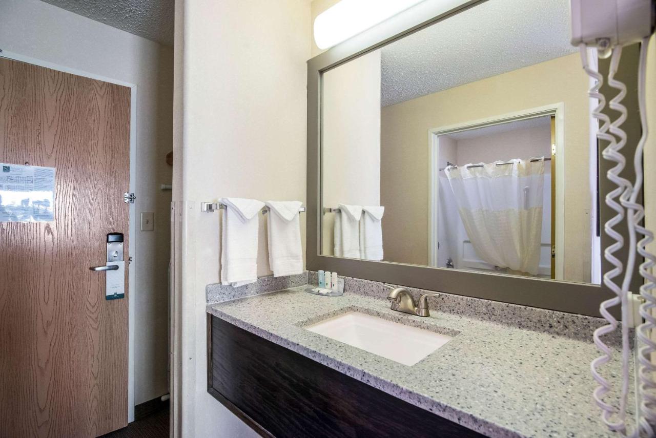 Standard Queen Room with Two Queen Beds - Non-Smoking at Quality Inn & Suites Pueblo West