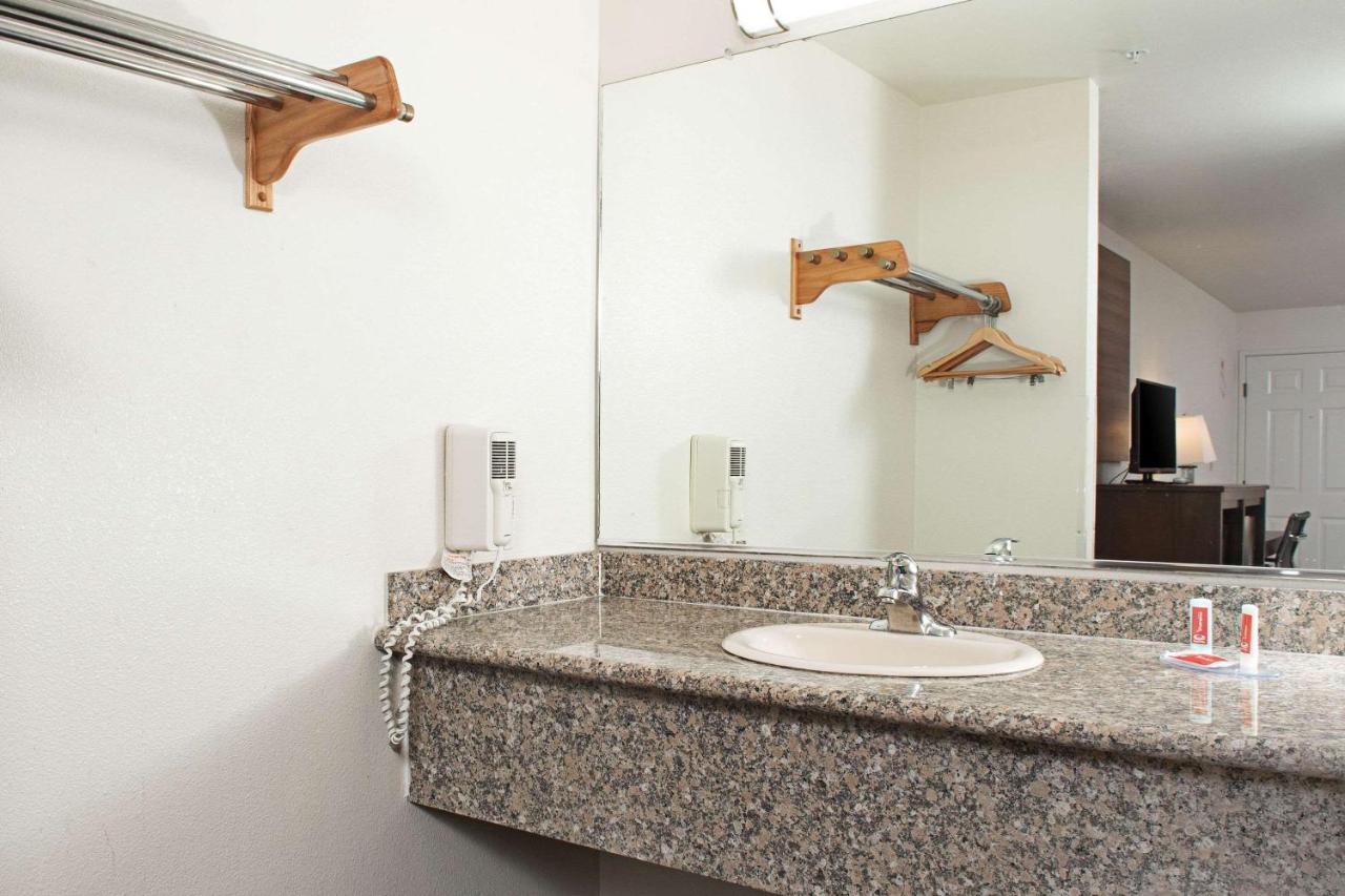 | Executive Inn westley,CA