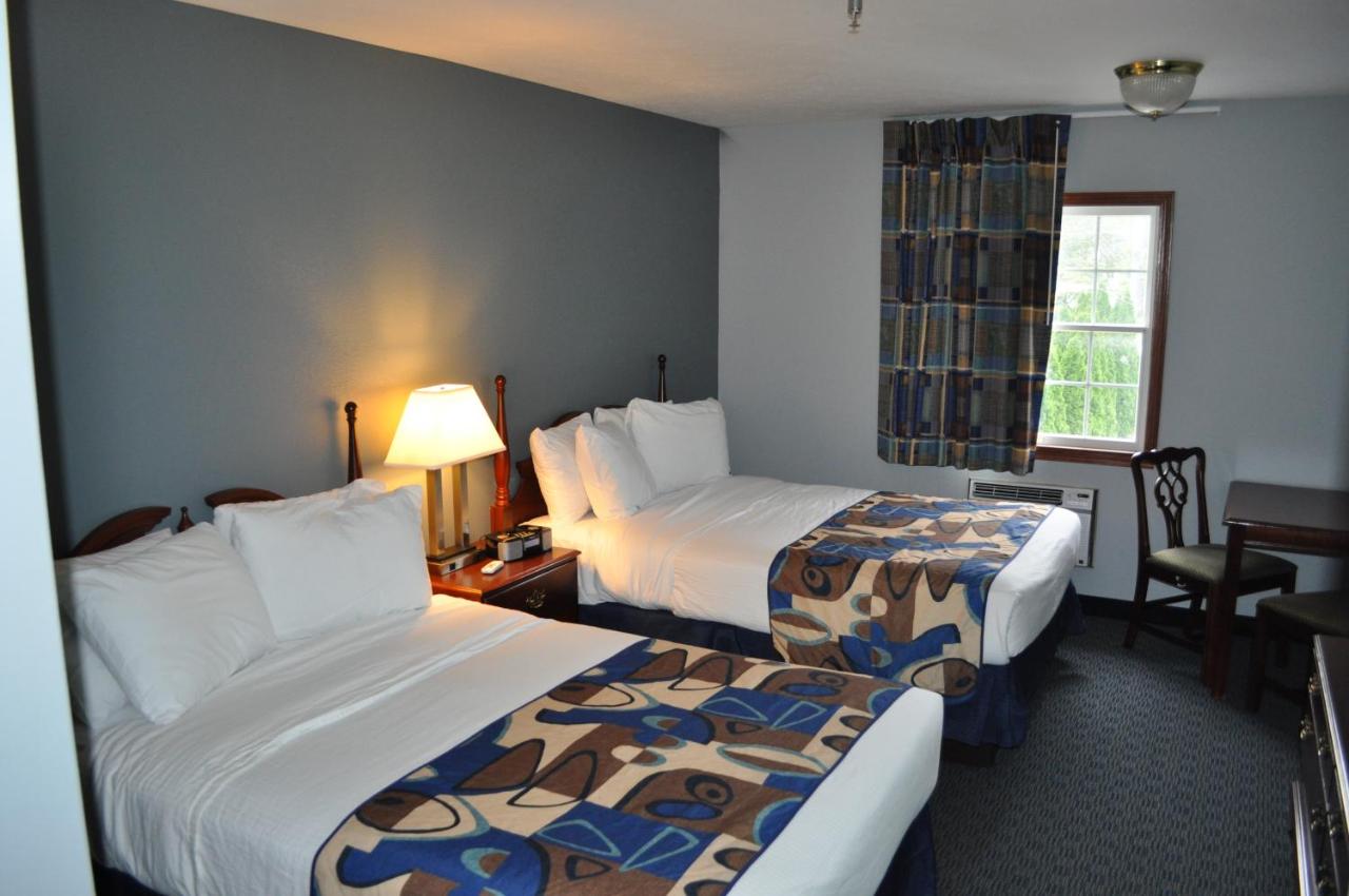 | Grand Islander Hotel