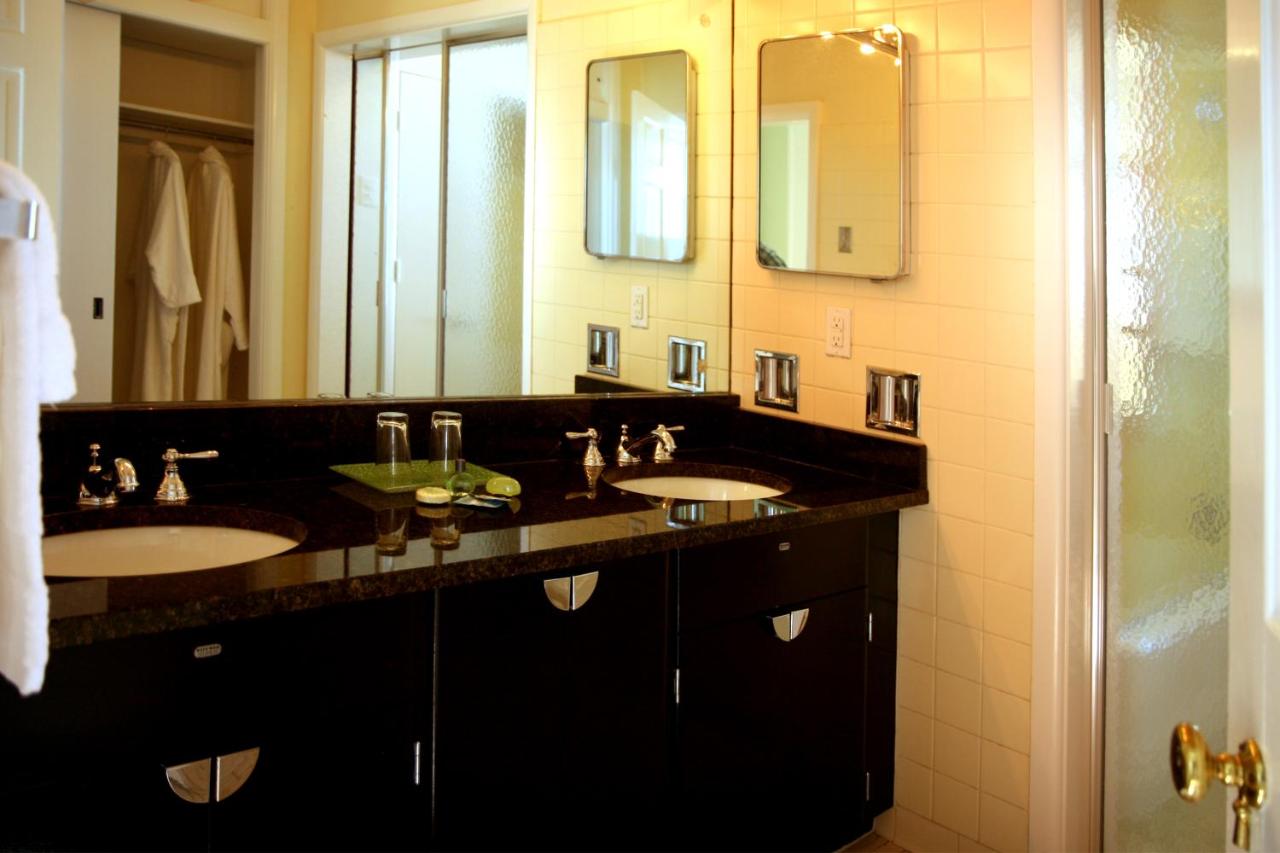  | Charred Oaks Inn