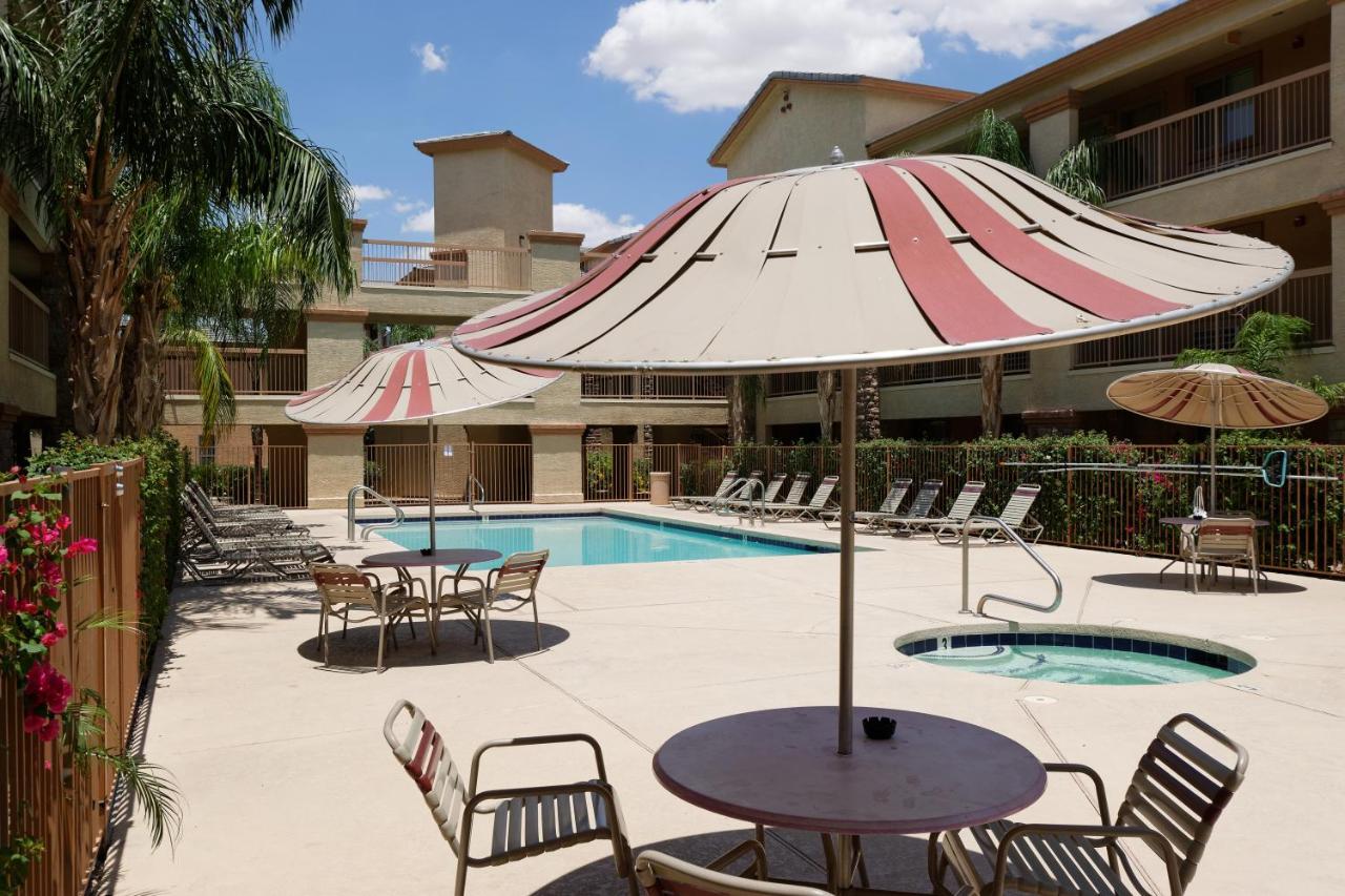 Queen Studio at Siegel Select Casa Grande