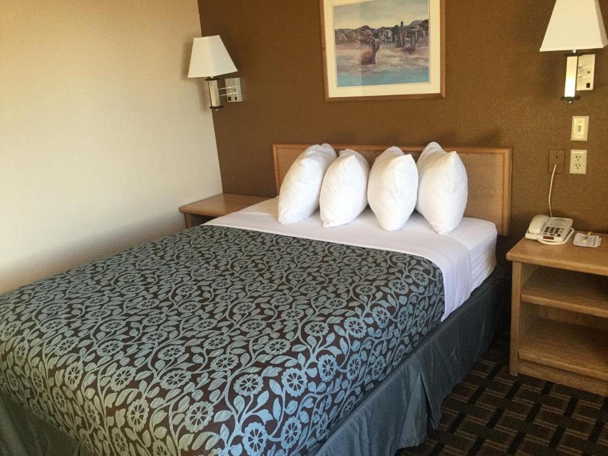 Queen Room - Disability Access/Non-Smoking at Days Inn by Wyndham Hurricane/Zion National Park Area
