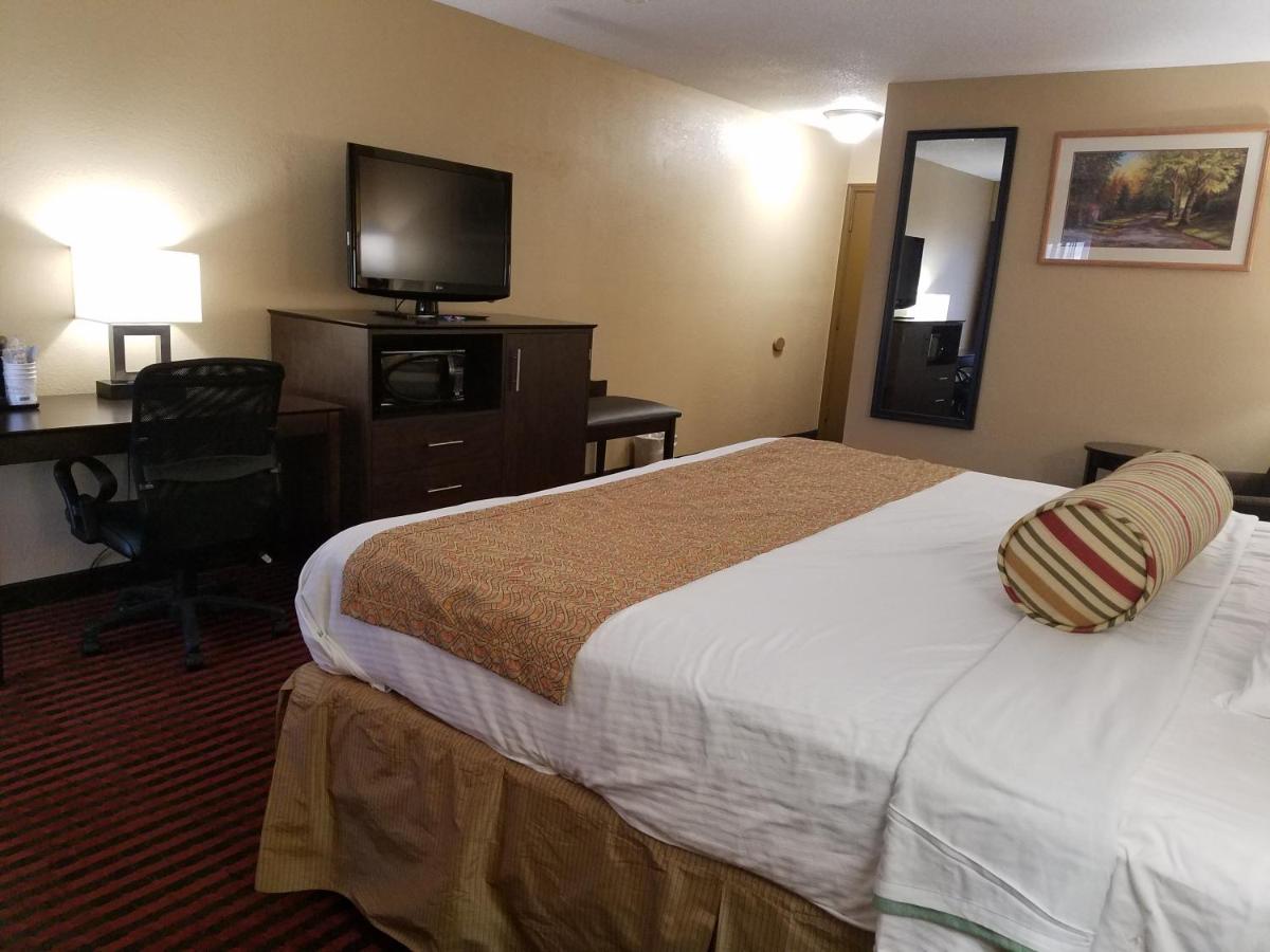 King Room - Disability Access at Best Western Martinsville Inn