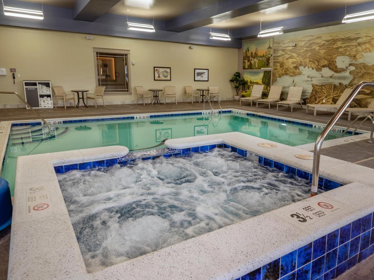 | Chautauqua Harbor Hotel - Jamestown