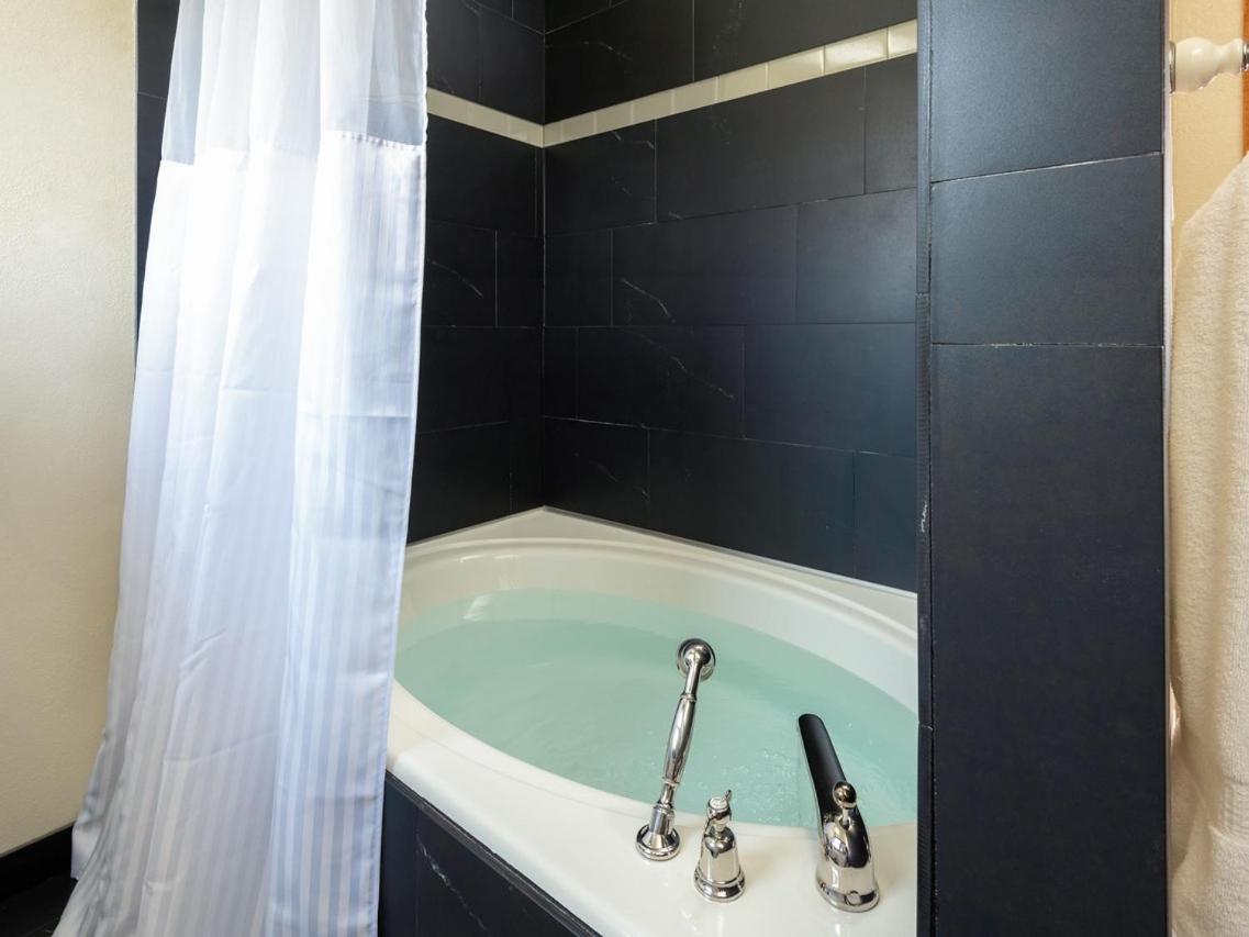 | Pipestem Spa, Event Center and Mountain Chalets