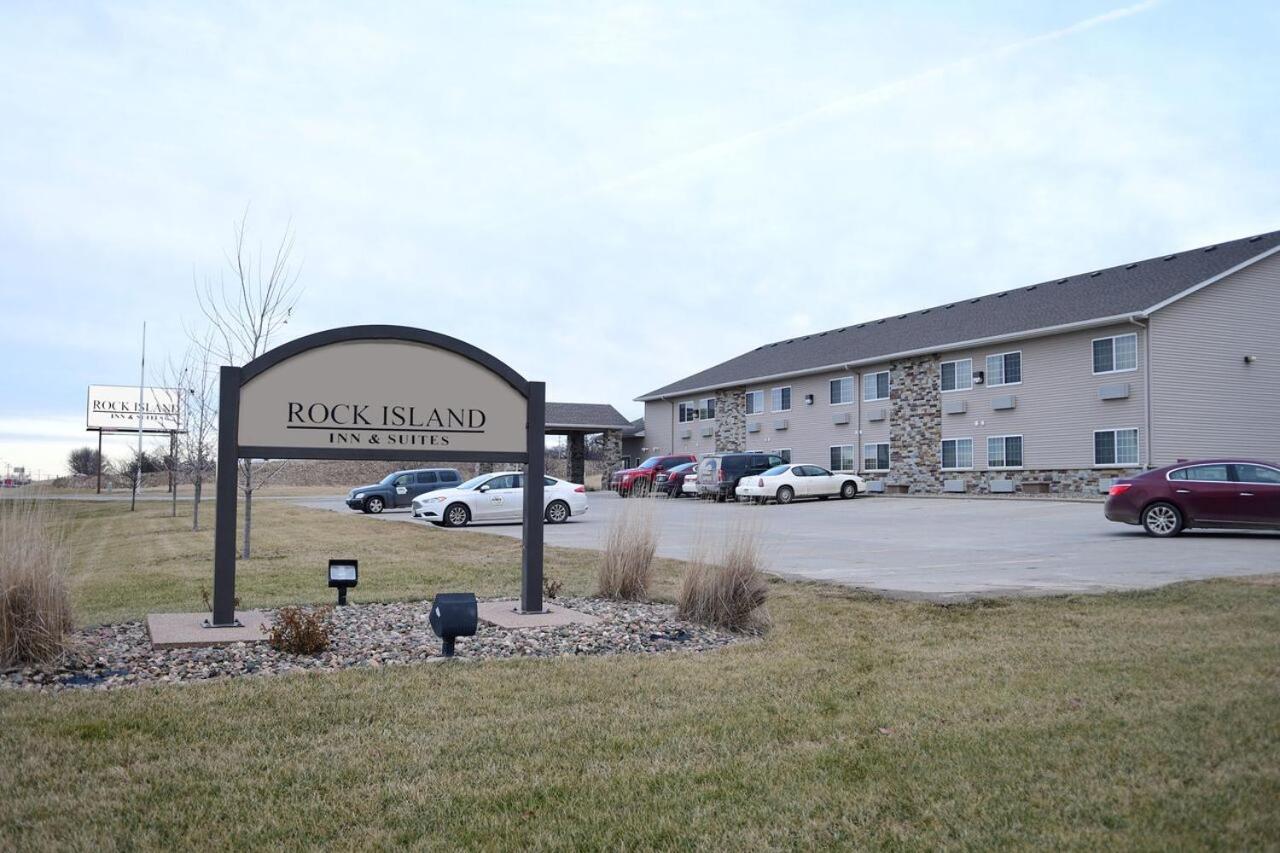  | Rock Island Inn & Suites