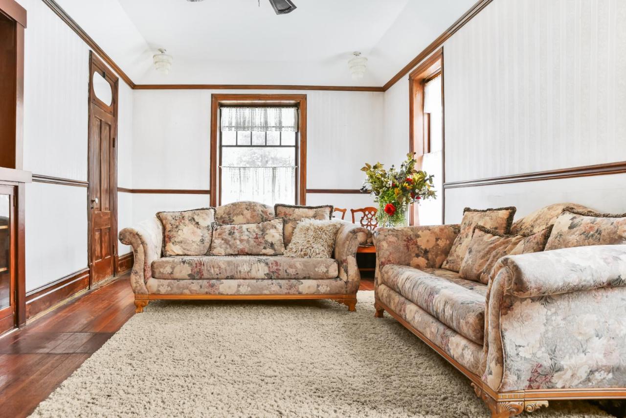 | Valley House Inn