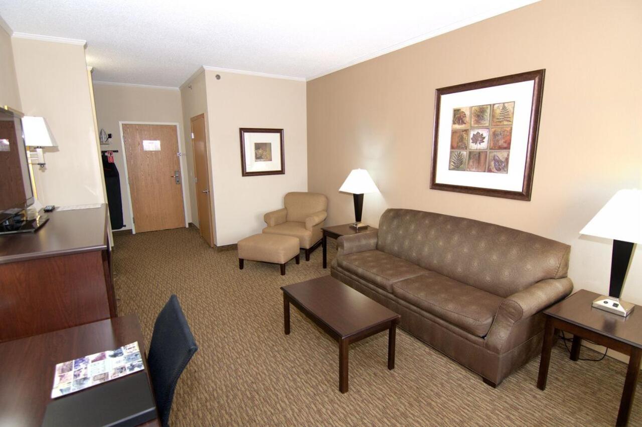 King Executive Suite at Rock Island Inn & Suites