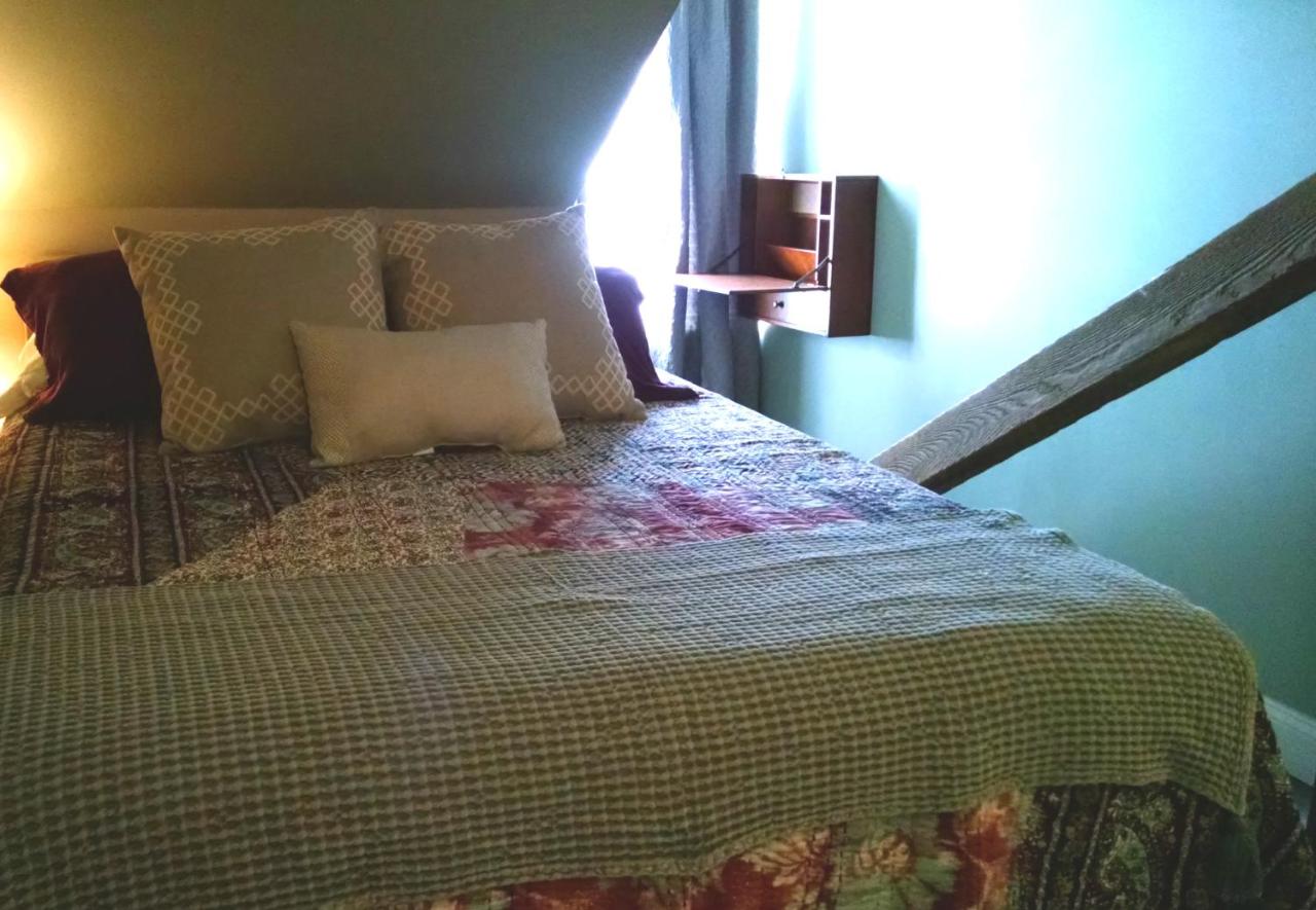 | Georges on York B&B