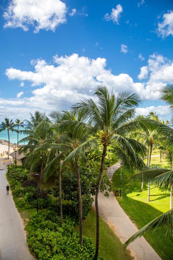 | Castle Waikiki Shore Beachfront Condominiums