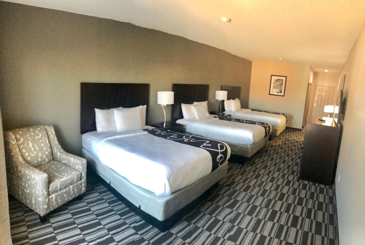  | Catoosa Inn & Suites