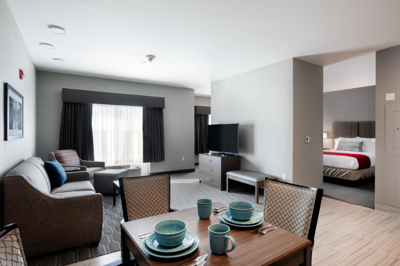Queen Suite with Two Queen Beds and Roll-in Shower - Disability Access at StoneHill Lawrence, Trademark Collection by Wyndham