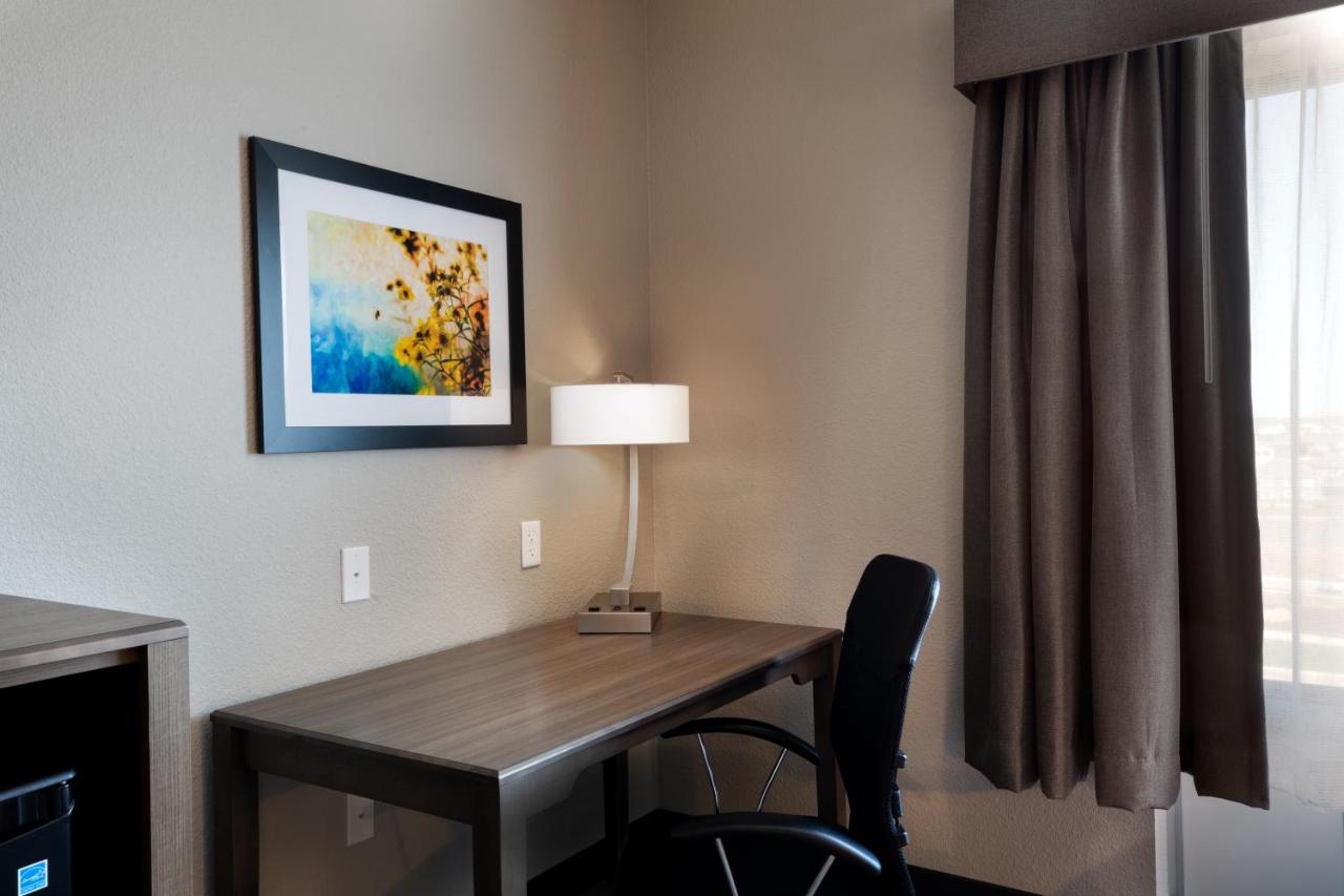 King Room - Non-Smoking at StoneHill Lawrence, Trademark Collection by Wyndham