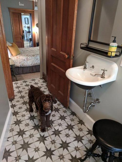  | Burdett House Bed & Breakfast