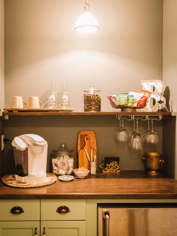  | Burdett House Bed & Breakfast