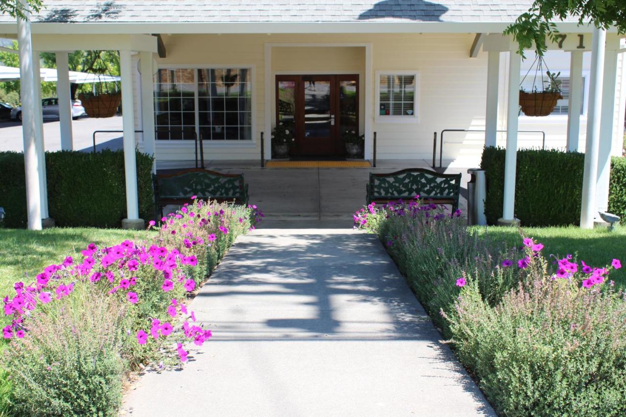 | Geyserville Inn