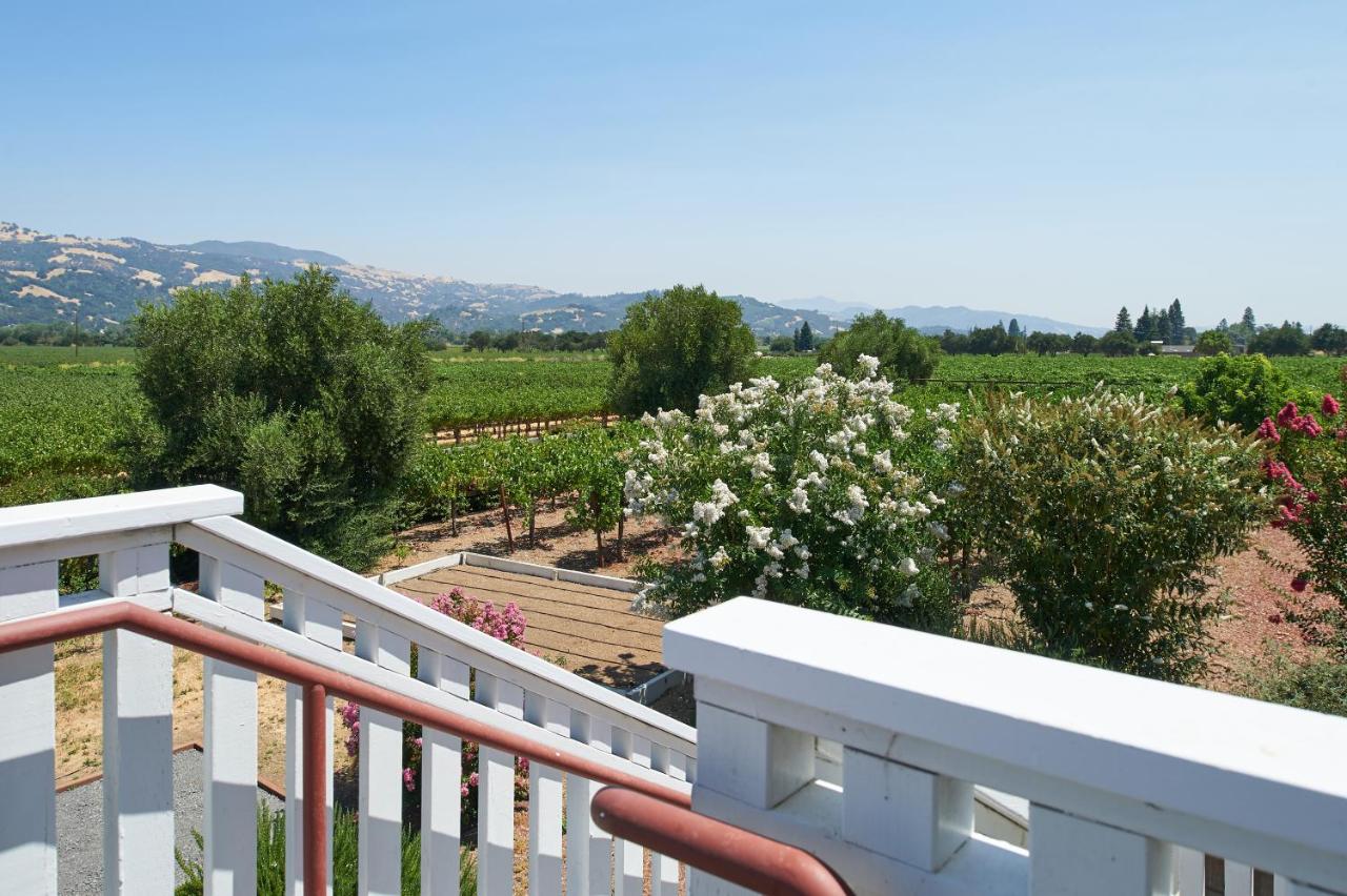  | Geyserville Inn