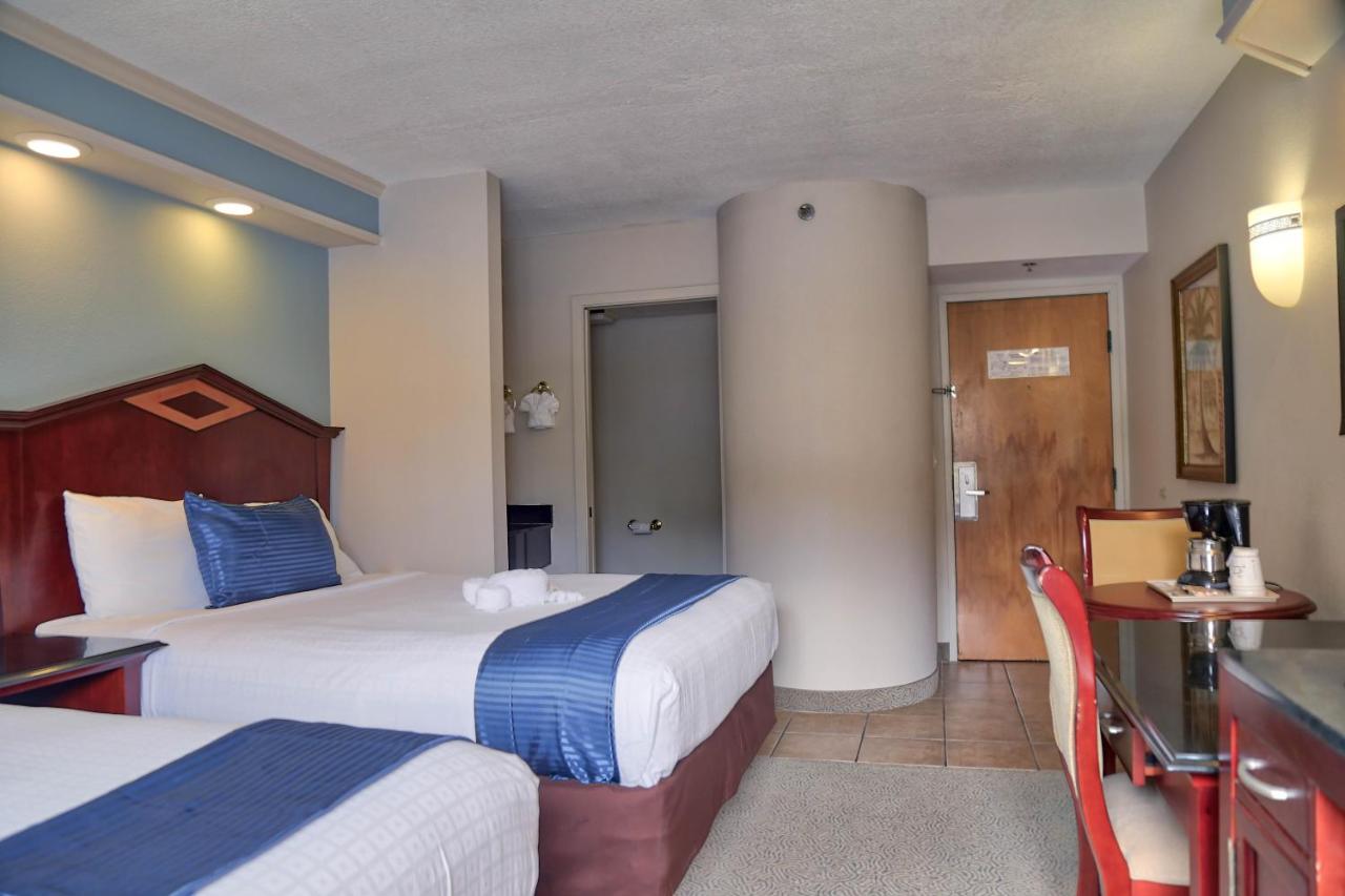 Queen Room with Two Queen Beds at Destiny Palms Hotel Maingate West