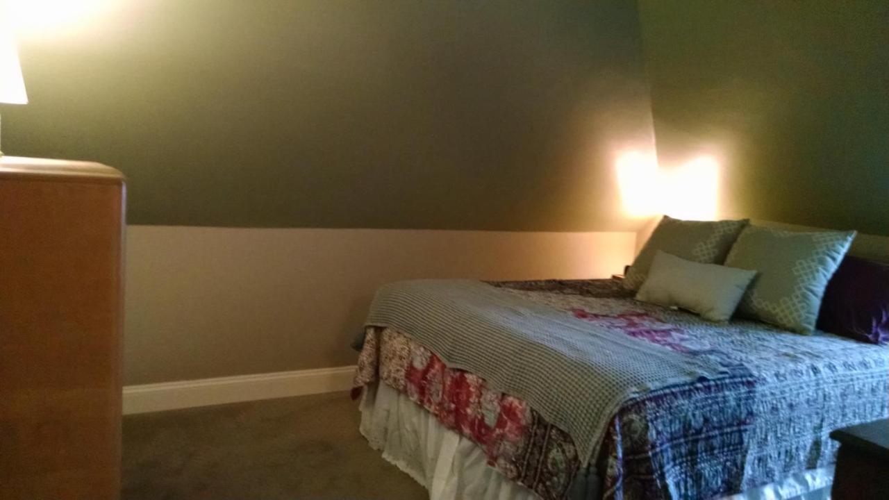 | Georges on York B&B