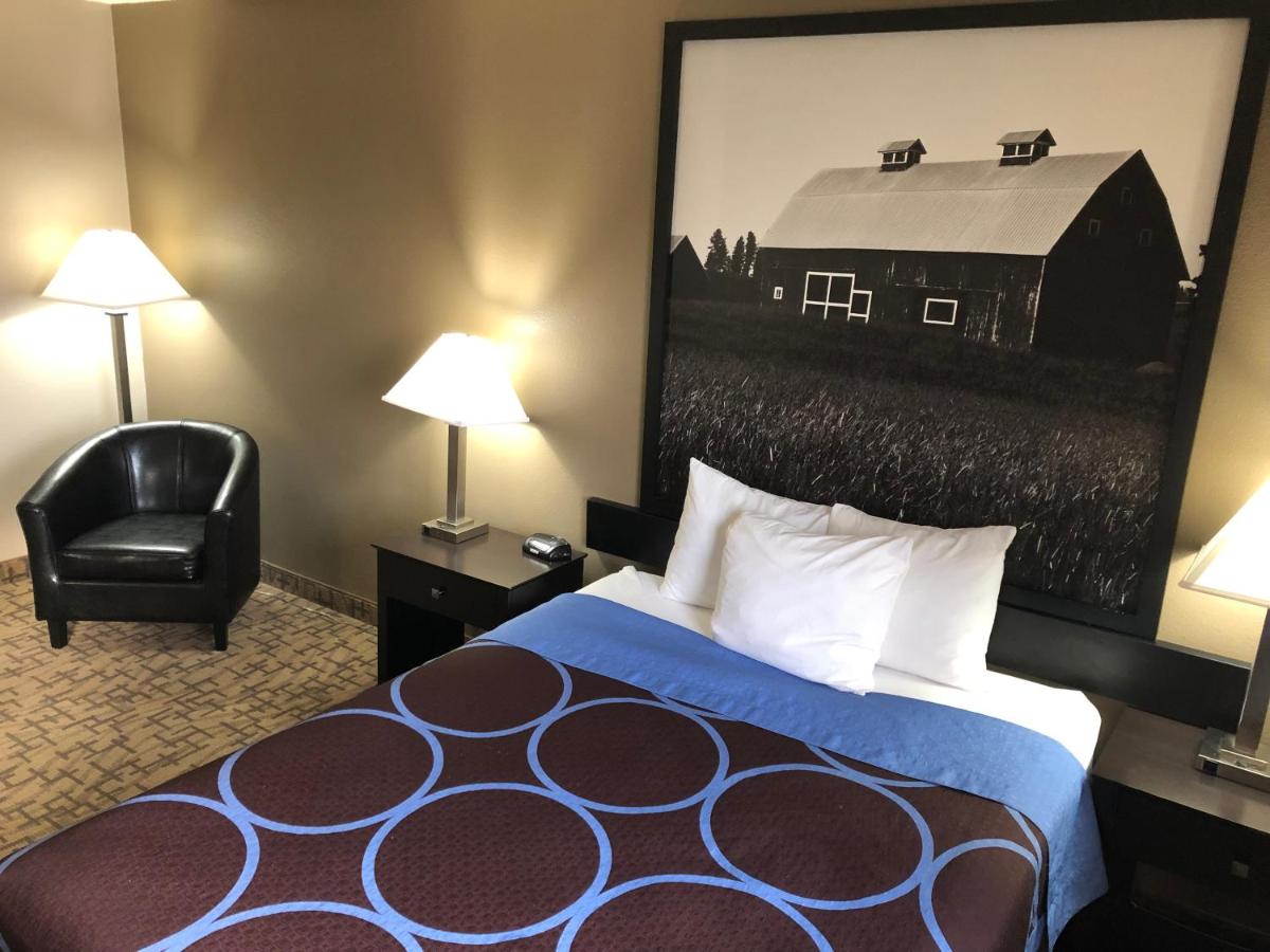 | Super 8 by Wyndham Boise