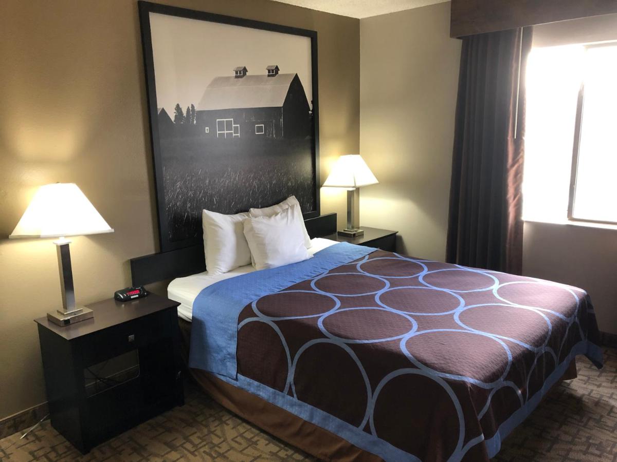 | Super 8 by Wyndham Boise