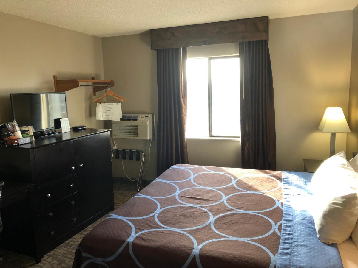 | Super 8 by Wyndham Boise