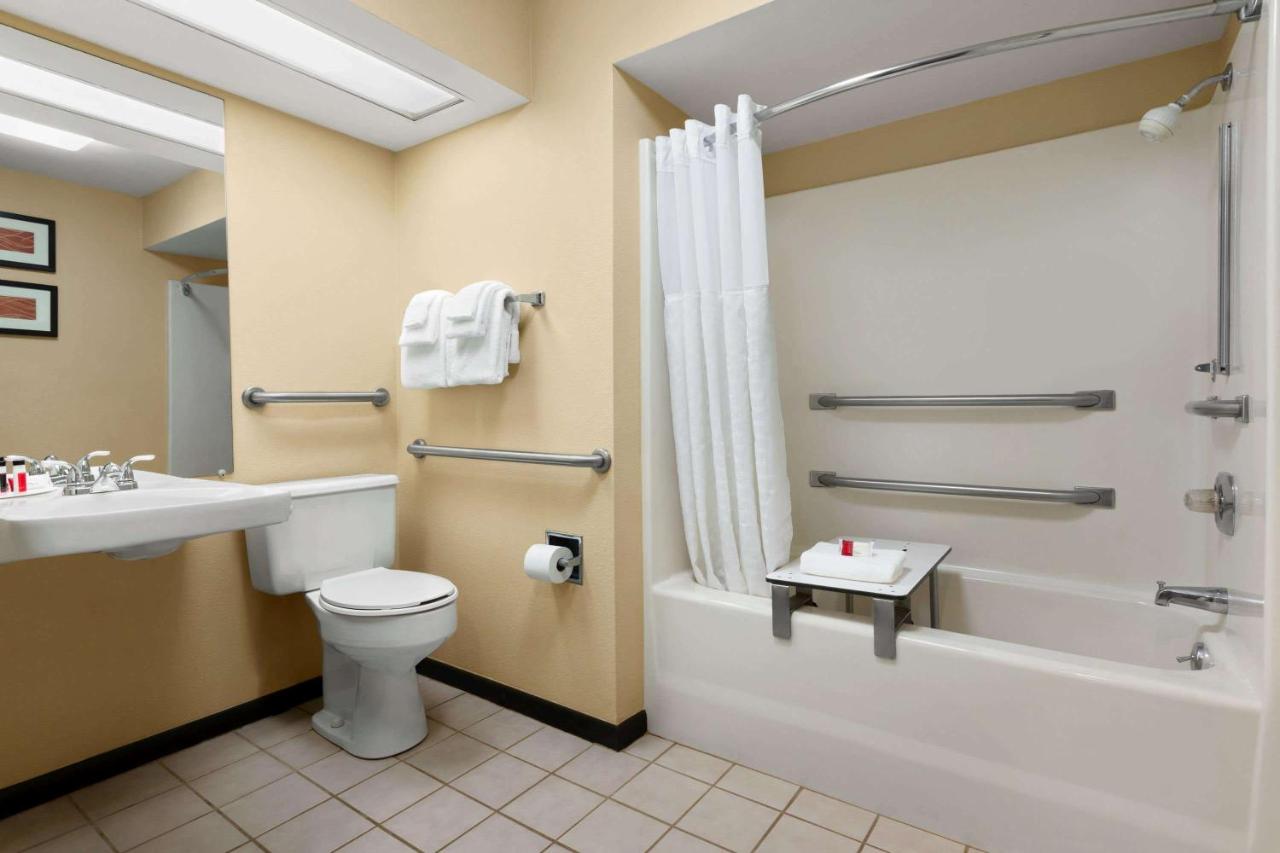 Double Room with Two Double Beds and Bath Tub - Mobility Accessible/Non-Smoking at Baymont by Wyndham Rocky Mount