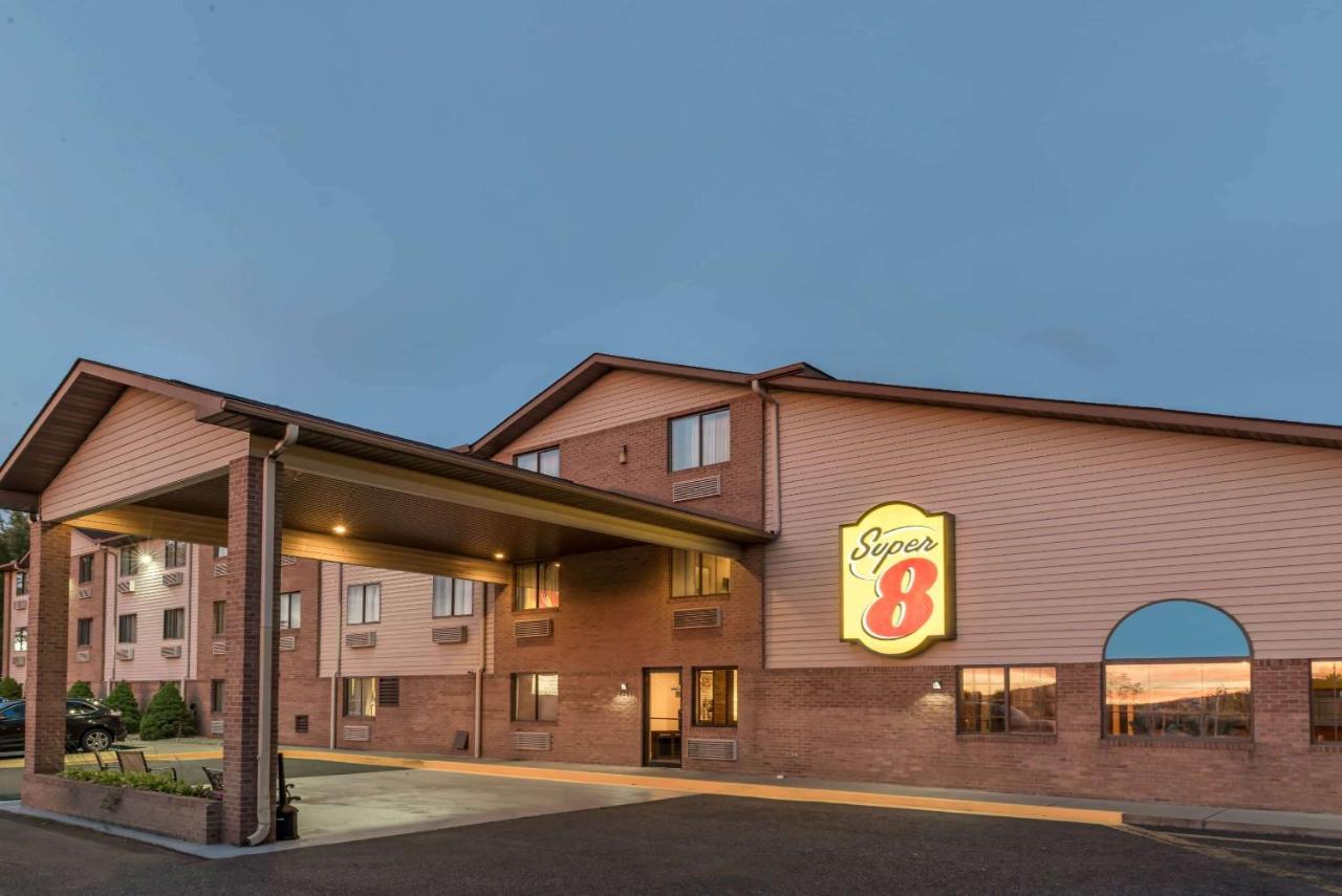 | Super 8 by Wyndham Portsmouth