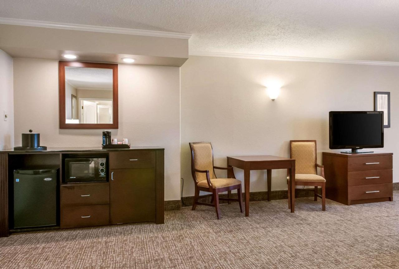 King Suite - Non-Smoking at Copeland Tower Suites, an Ascend Hotel Collection Member