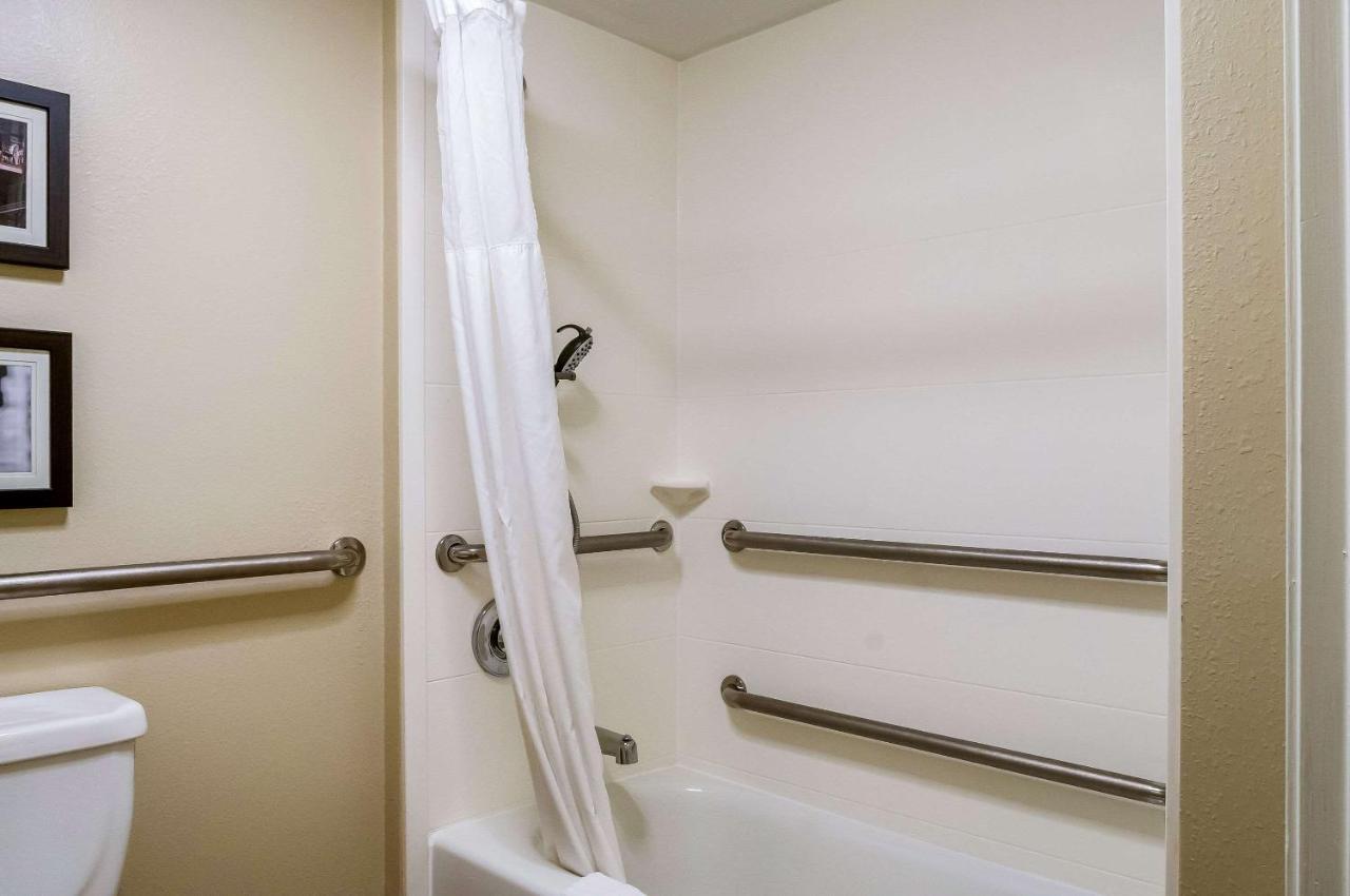 King Room - Disability Access/Non-Smoking at Copeland Tower Suites, an Ascend Hotel Collection Member