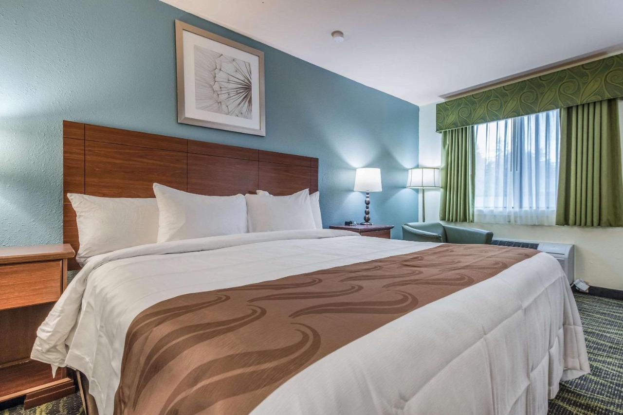 King Room - Non-Smoking at Quality Inn Bellevue