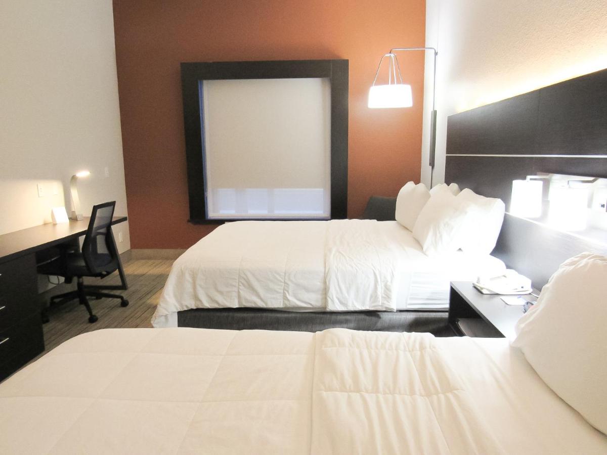 Two Queen Allergy Free Room - Non-Smoking at Holiday Inn Express Hotel & Suites Inverness by IHG