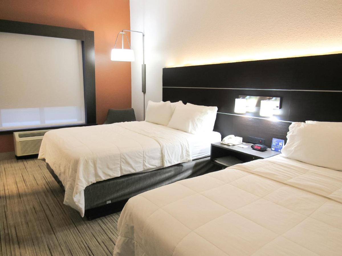 Two Queen Allergy Free Room - Non-Smoking at Holiday Inn Express Hotel & Suites Inverness by IHG