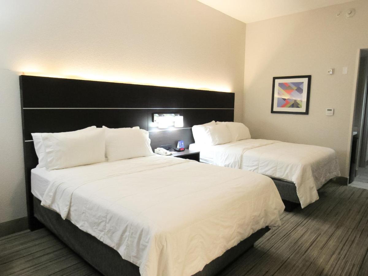 Two Queen Allergy Free Room - Non-Smoking at Holiday Inn Express Hotel & Suites Inverness by IHG