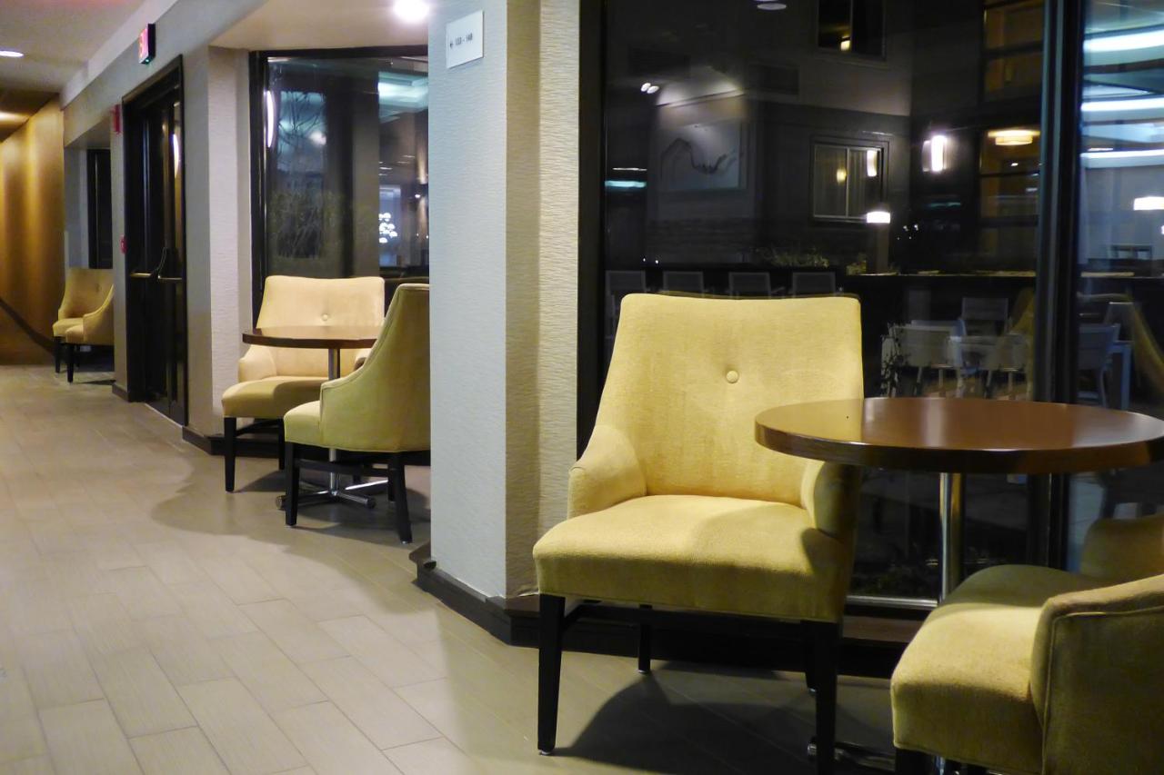 | Radisson Akron-Fairlawn Copley