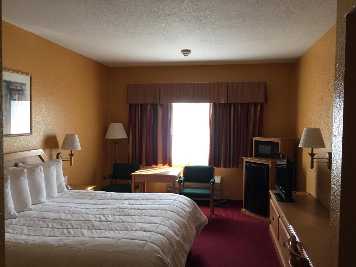 | Parkfield Inn - Clinton